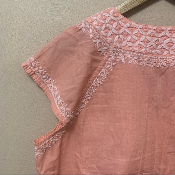 Roller Rabbit Faith Embroidered Cotton Top Size Medium Peach Coral White - Picture 6 of 9